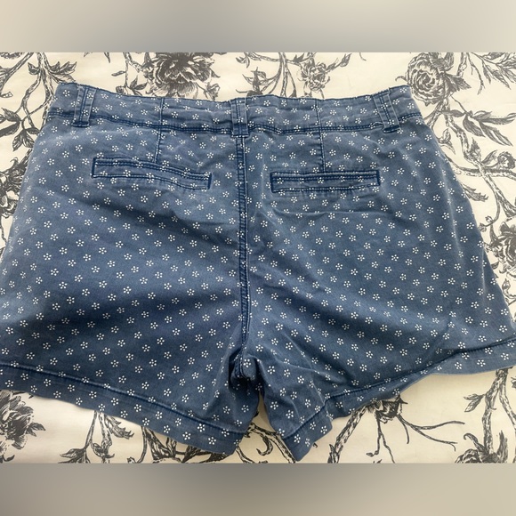 Maurice’s Floral Shorts - Picture 3 of 4